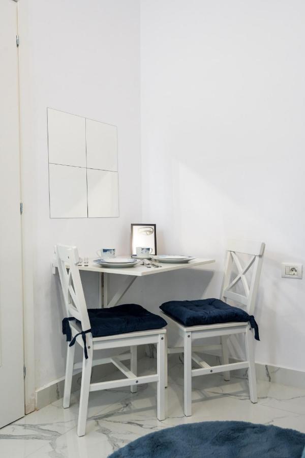 Blue-Line-Apartment-Unirii Bukarest Exterior foto